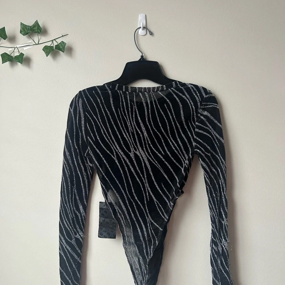 SHEIN Black Metallic Zebra-Stripe Long Sleeve Bodysuit - Picture 2 of 2